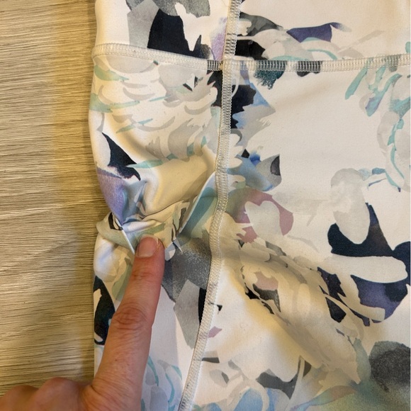 Athleta Women’s Stash Pocket Salutation Peony 7/8 Tight - Small - Picture 3 of 8